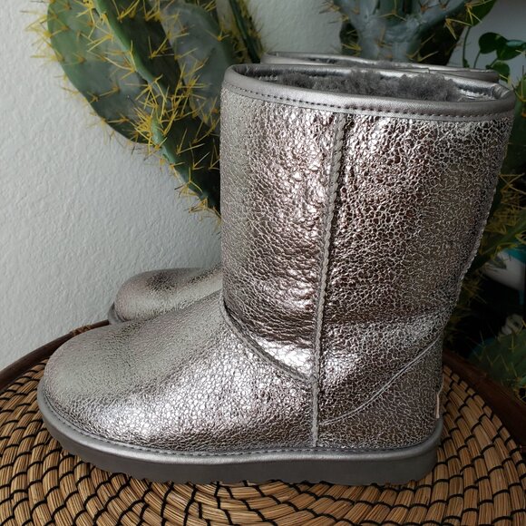 UGG Classic Short Metallic Sparkle Boot Silver Tone Leather size 7 Women's - Picture 4 of 12